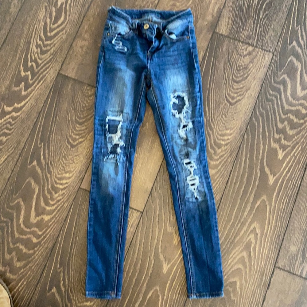 Juniors distressed jeans